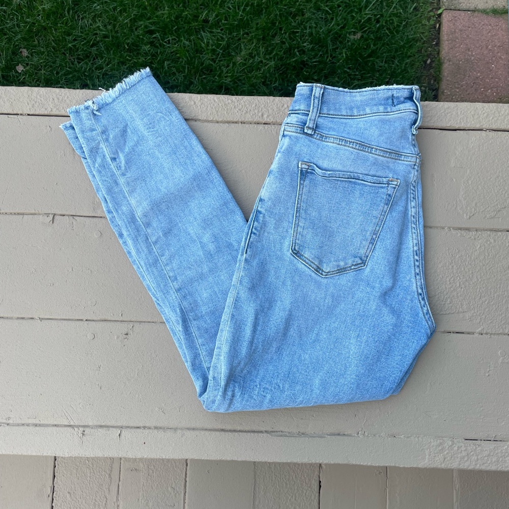 Abercrombie & Fitch Light Wash Skinny High Rise Ankle Jeans